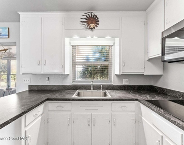 301 S Ramona Avenue - Photo Thumbnail 6