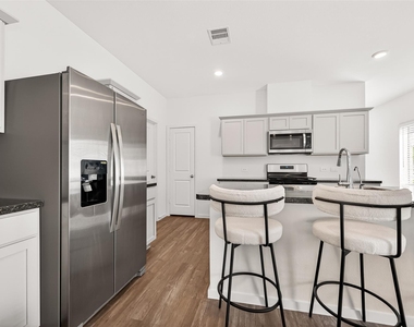 5442 Pinetree Crescent Lane - Photo Thumbnail 7