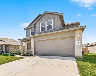 5442 Pinetree Crescent Lane - Photo Thumbnail 1