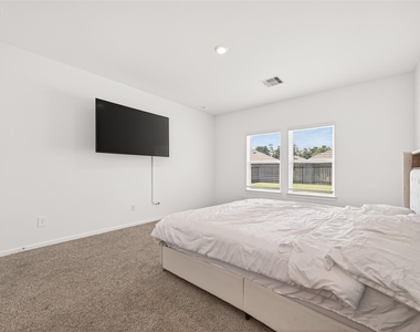 5442 Pinetree Crescent Lane - Photo Thumbnail 10
