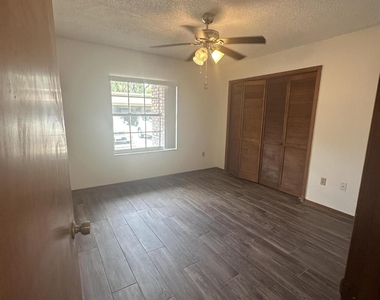 1600 Woodland Drive - Photo Thumbnail 8