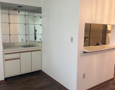 1600 Woodland Drive - Photo Thumbnail 5