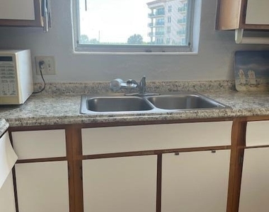 424 Johnson Avenue - Photo Thumbnail 7