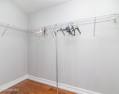 2893 Glasbern Circle - Photo Thumbnail 17