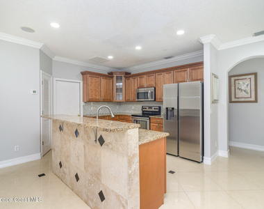 2893 Glasbern Circle - Photo Thumbnail 9