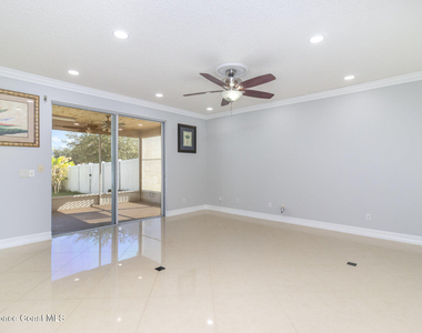 2893 Glasbern Circle - Photo Thumbnail 4