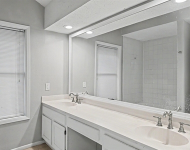 7410 Songwind Lane - Photo Thumbnail 11