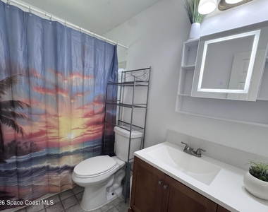 1812 Oakwood Drive - Photo Thumbnail 5