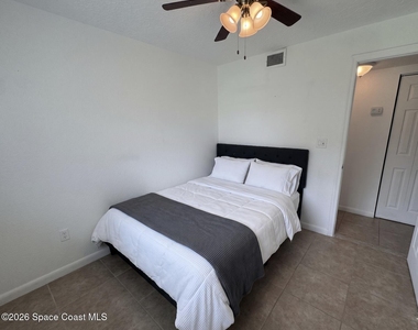 1812 Oakwood Drive - Photo Thumbnail 7