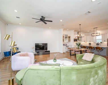 918 W 25th Street - Photo Thumbnail 18