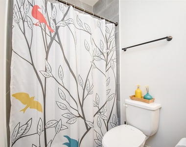 918 W 25th Street - Photo Thumbnail 6