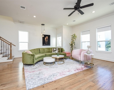 918 W 25th Street - Photo Thumbnail 17