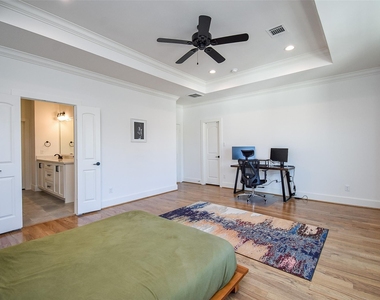918 W 25th Street - Photo Thumbnail 24