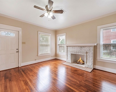 2611 Rosewood Street - Photo Thumbnail 3