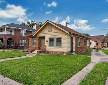 2611 Rosewood Street - Photo Thumbnail 20