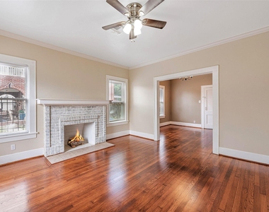 2611 Rosewood Street - Photo Thumbnail 2