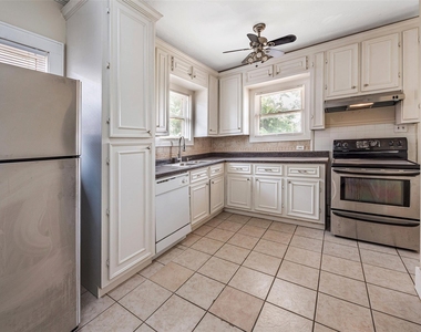 2611 Rosewood Street - Photo Thumbnail 13