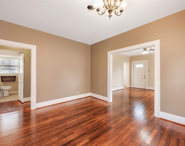 2611 Rosewood Street - Photo Thumbnail 5