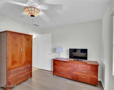 17 Vista Palm Lane - Photo Thumbnail 11
