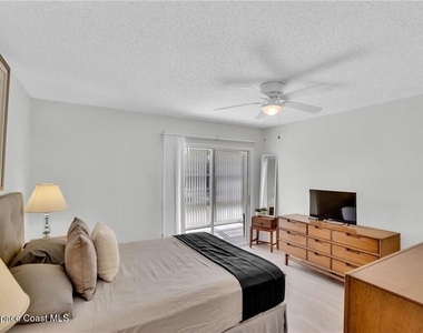 17 Vista Palm Lane - Photo Thumbnail 15