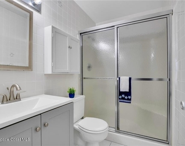 17 Vista Palm Lane - Photo Thumbnail 16