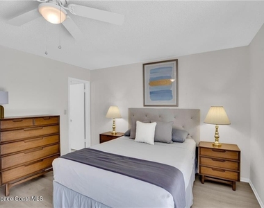 17 Vista Palm Lane - Photo Thumbnail 14