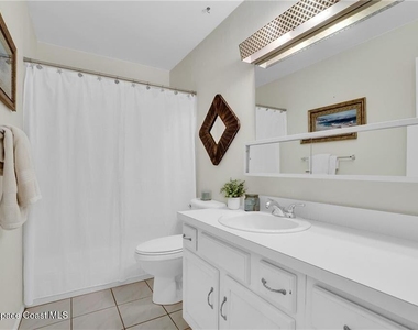 17 Vista Palm Lane - Photo Thumbnail 12