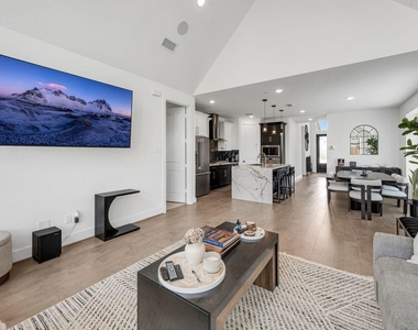 5119 Murillo Drive - Photo Thumbnail 7