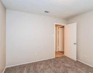2606 Olster Drive - Photo Thumbnail 8