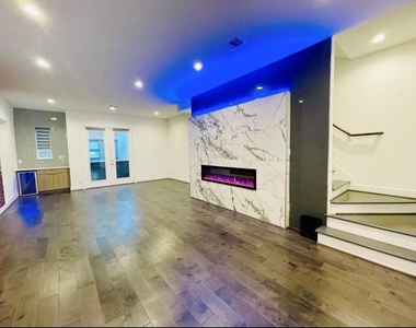 5855 Dolores Street - Photo Thumbnail 3