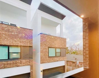 5855 Dolores Street - Photo Thumbnail 12