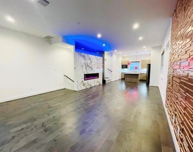 5855 Dolores Street - Photo Thumbnail 2