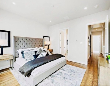 5855 Dolores Street - Photo Thumbnail 9