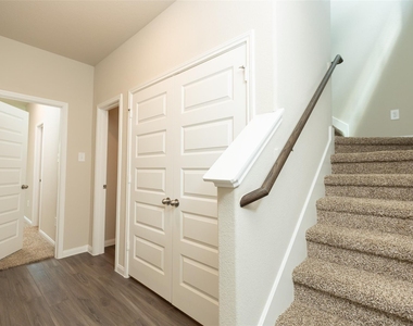 2906 Briggs Drive - Photo Thumbnail 5