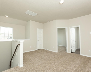 2906 Briggs Drive - Photo Thumbnail 2