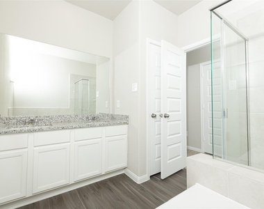 2906 Briggs Drive - Photo Thumbnail 9