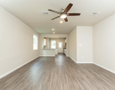 2906 Briggs Drive - Photo Thumbnail 6