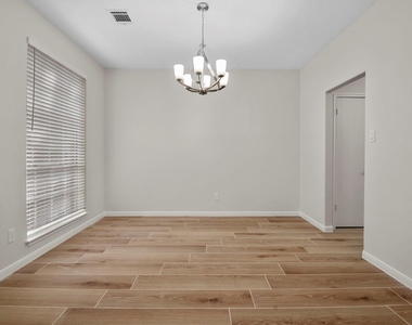 13 E Willowwood Court - Photo Thumbnail 5