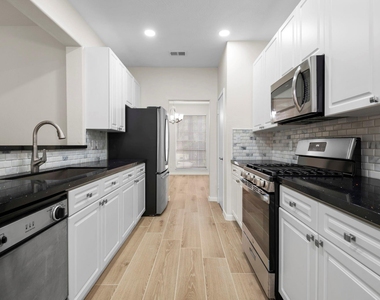 13 E Willowwood Court - Photo Thumbnail 8