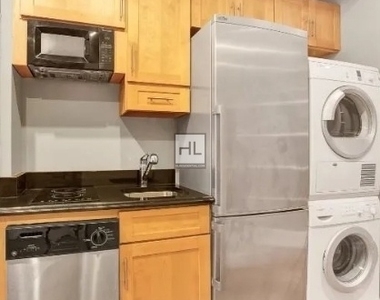 Tenth Avenue - Photo Thumbnail 2