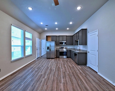 11475 Underwood Street - Photo Thumbnail 7