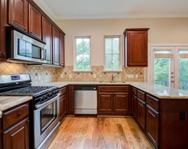 1904 Lauderdale Street - Photo Thumbnail 9