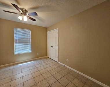 1079 Shadow Glenn Drive - Photo Thumbnail 9