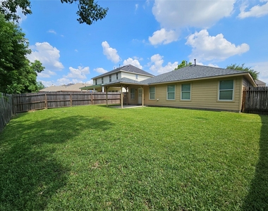 1079 Shadow Glenn Drive - Photo Thumbnail 34