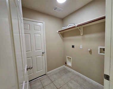 1079 Shadow Glenn Drive - Photo Thumbnail 28