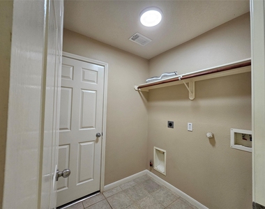 1079 Shadow Glenn Drive - Photo Thumbnail 27
