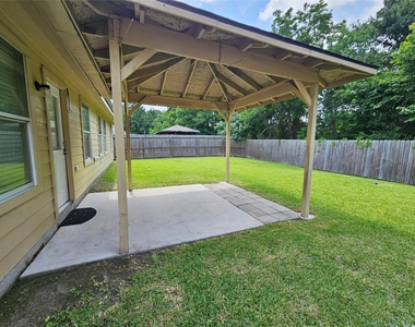 1079 Shadow Glenn Drive - Photo Thumbnail 32