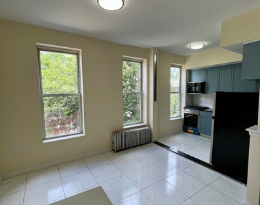 606 5th Avenue - Photo Thumbnail 2