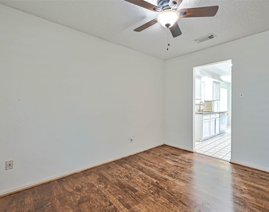 2922 Lakefield Way - Photo Thumbnail 9