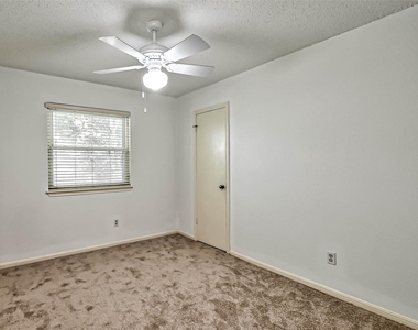 2922 Lakefield Way - Photo Thumbnail 30